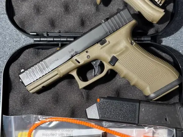 Glock 17 Gen 4 - Factory Green