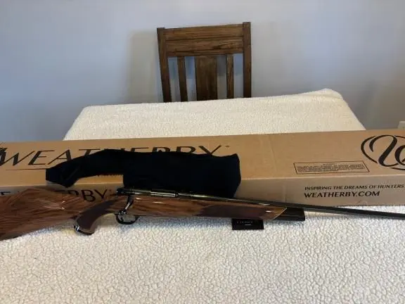 Weatherby Mark V Deluxe Varmintmaster 22-250