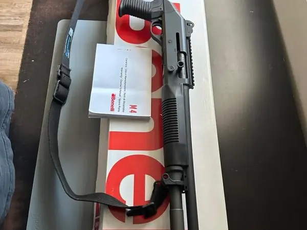Benelli m4 LE