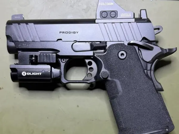 Springfield Prodigy 3.5 inch with Holosun Red Dot