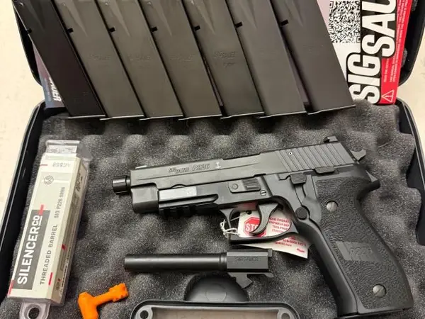 [NEW] Sig P226 MK25 with Threaded Barrel and Eight Mags