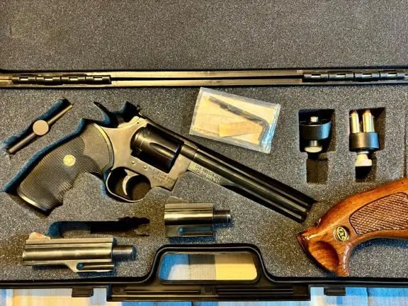 Dan Wesson Model 15-2 Pistol Pack