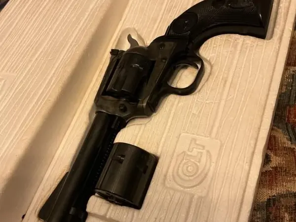 Colt New Frontier 1976