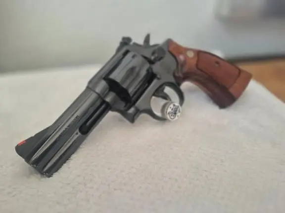 Smith and Wesson 586 No Dash 4 inch