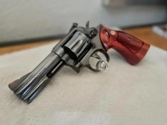 Smith and Wesson 586 No Dash "AAA" serial number