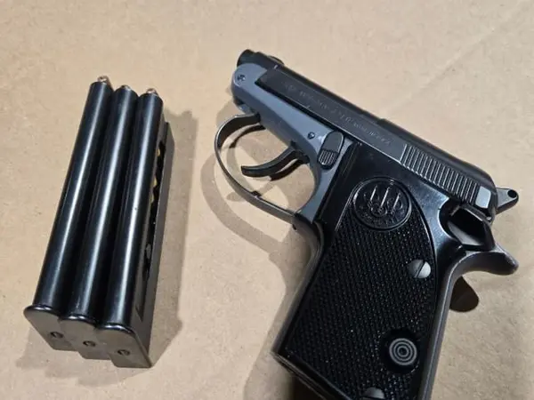 Beretta 21 Bobcat .22 LR - 3 mags