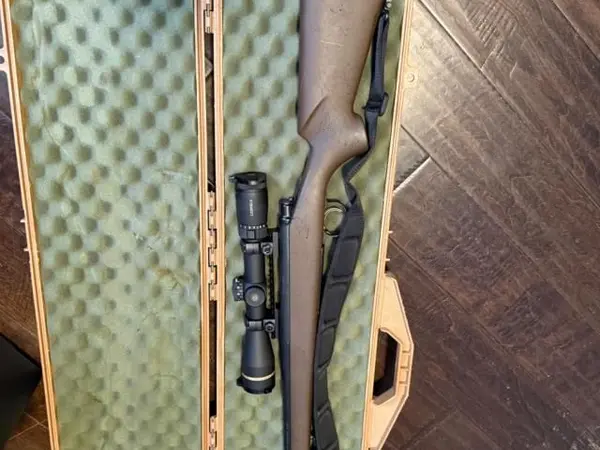 Remington 700 AWR 300 WinMag Leupold HD