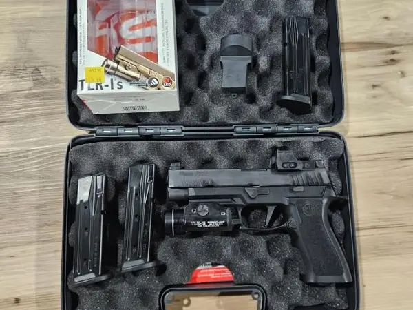 SIG Sauer P320 Package