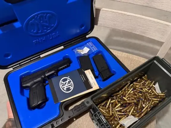 FN 5.7x28 plus 800 rounds