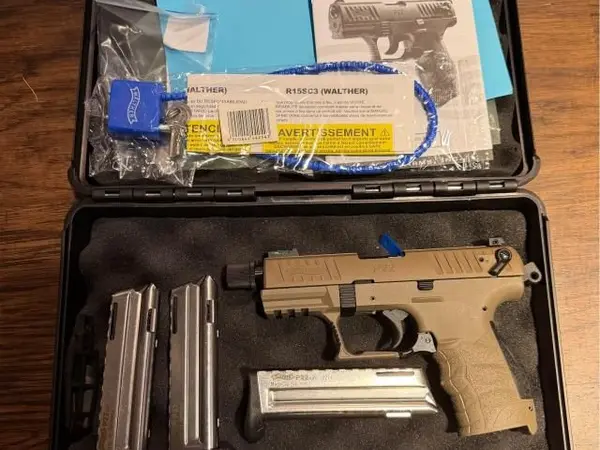 Walther P22Q w/ threaded barrel in FDE w/ 3 magazines
