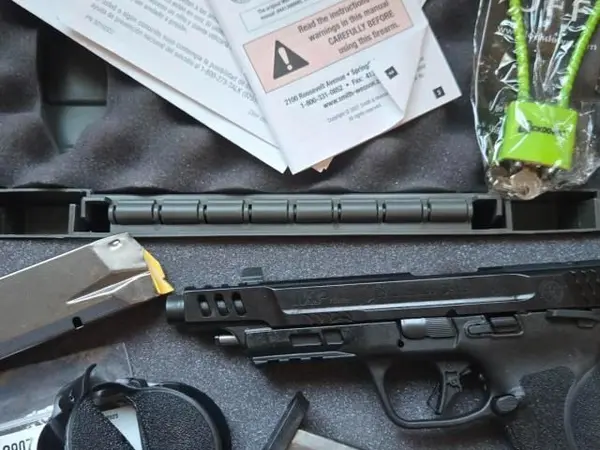 SMITH & WESSON M&P 10MM PERFORMANCE CENTER
