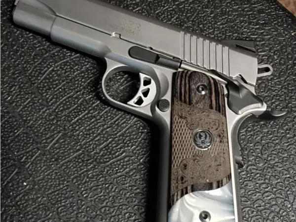 Ruger SR1911 Commander