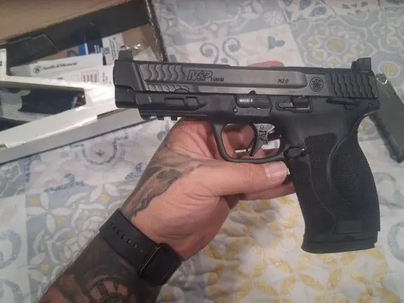 Smith and wesson 2.0 10mm 4.6"