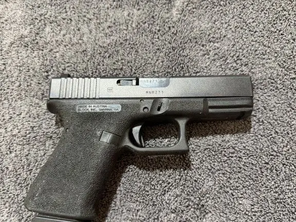 Glock 19 gen 3 with extras