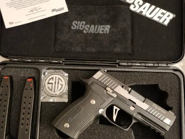 LIMITED Sig Sauer P320 AXG Equinox, Custom Works 9mm + 2 17 round mags, TSA appproved case