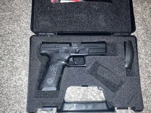 CZ P10c - $380 - 260-threeOneTwo-O975