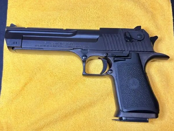IWI Desert Eagle 44. Magnum