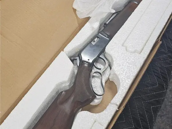 Winchester 22 mag deluxe unfired