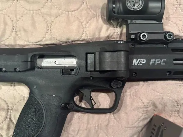 Smith & Wesson FPC 10mm w/prism optic & ammo