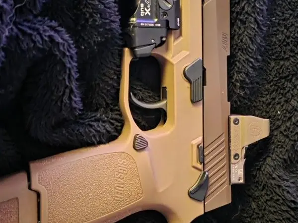 Sig M17 | Leupold DPP | Streamlight TLR-7X | 2x 21rd 1x 17rd