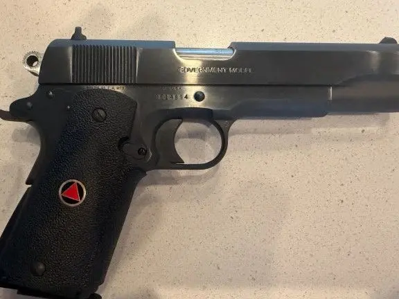Colt Delta Elite 10mm – 1986 First Year Production – Like New – Complete in Original Box