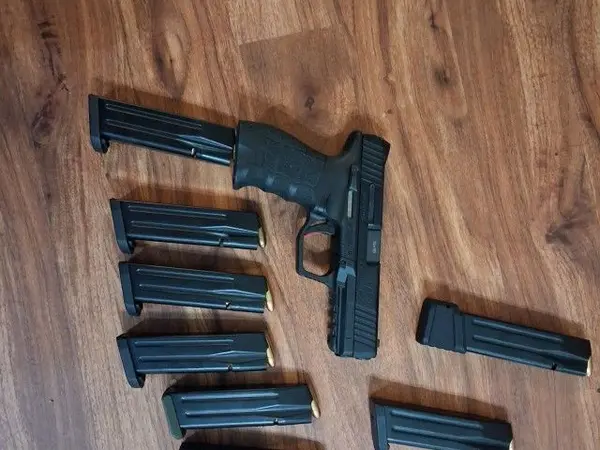 Sar 9 + extra mags