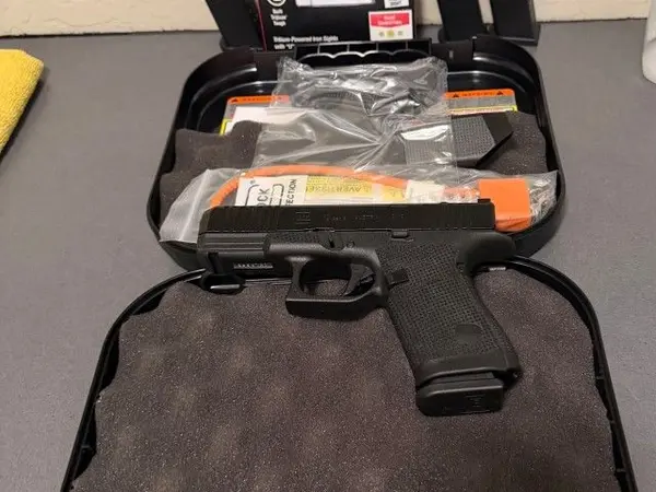Glock 19 Gen 6 with night sights