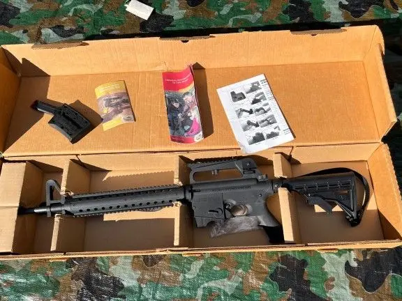 Mossberg 715T .22LR AR-15 Semi-Auto Box + Mag