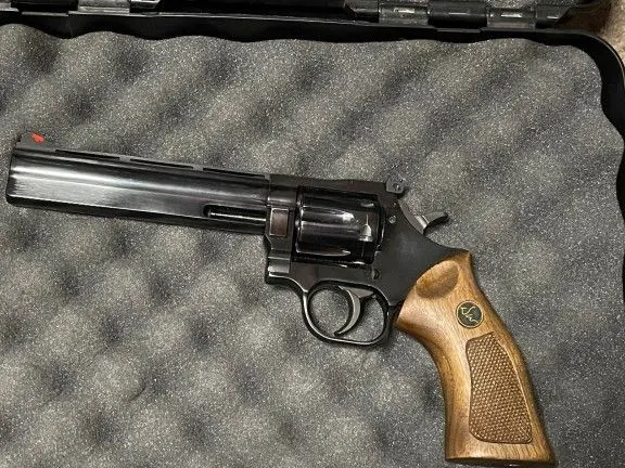 $700 DAN WESSON 357 520-252-1194