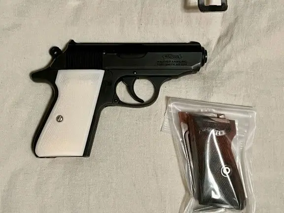 Walther PPK/S w/mags, holsters, extra grips