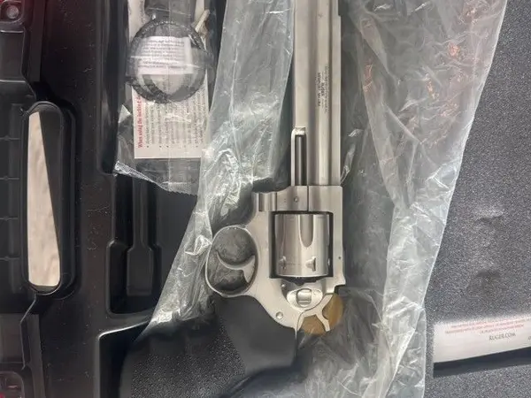 Like new Ruger GP100 6 inch .357