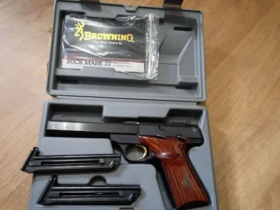 Browning Buckmark -- 22LR -- .......... LNIB
