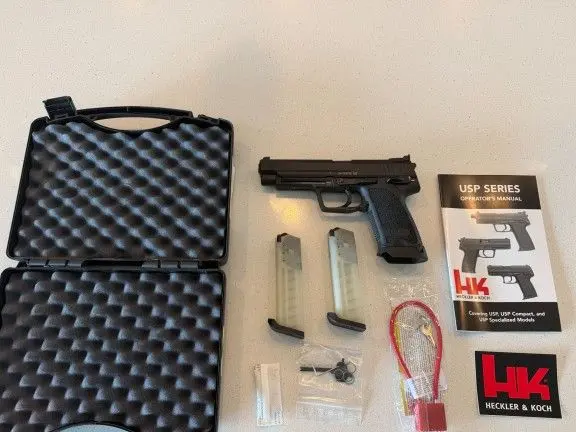 NIB HK USP Expert - 9mm - Factory Jet Funnel - Heckler & Koch - H&K