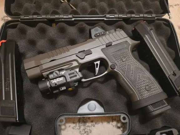 SIG Sauer P320-AXG Legion
