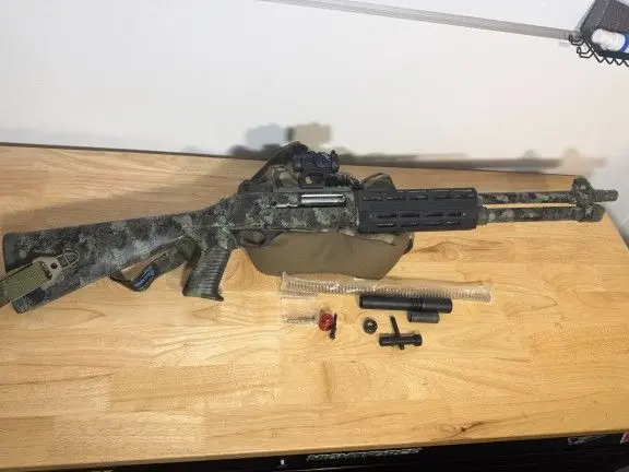 Benelli M4 12 Gauge w/ Aimpoint H2 + Extras