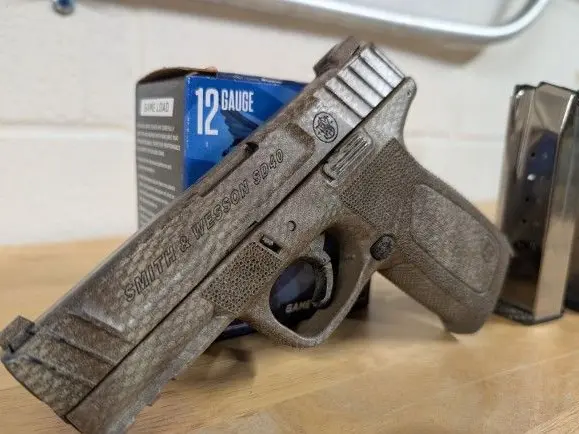 Smith & Wesson SD40 .40 S&W, Upgraded Trigger, Custom Stippled, Camo Finish, 2 Mags