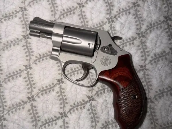 LNIB Smith 637 Performance Center