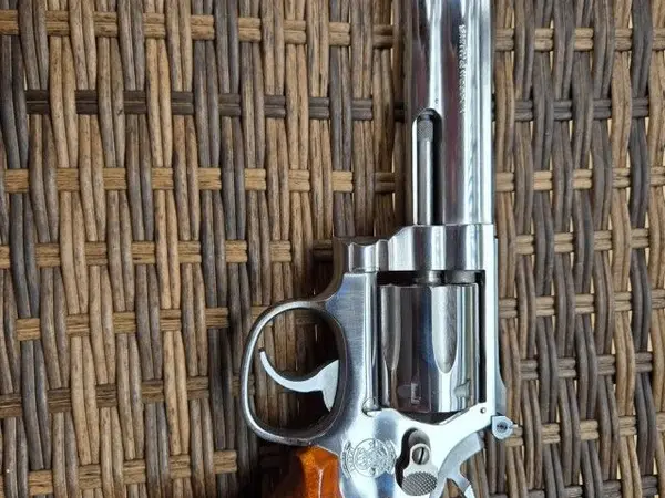 Smith and Wesson 617