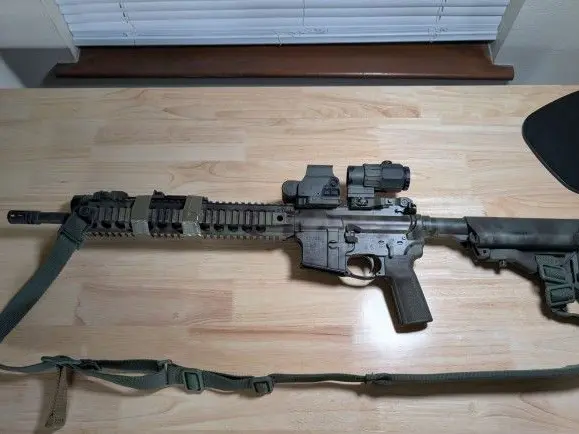 AR15 with EOTECH