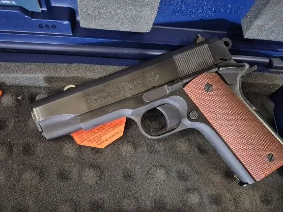 Colt Commander 1911