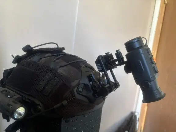 Clip on thermal