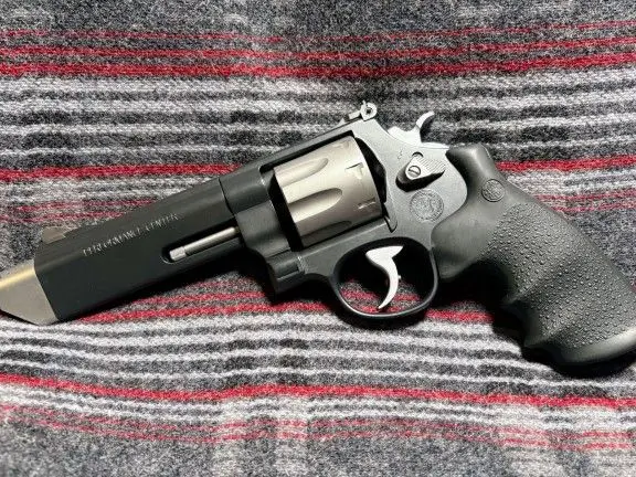 Smith & Wesson 170296 M627 V-Comp .357 Magnum