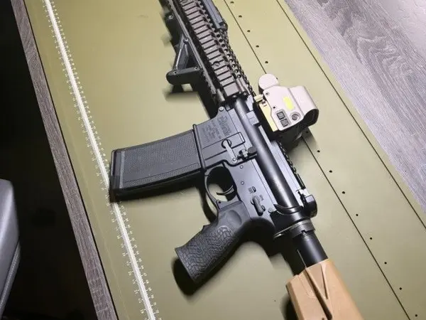 Daniel Defense MK18 , EOTech EXPS3-0 and extras