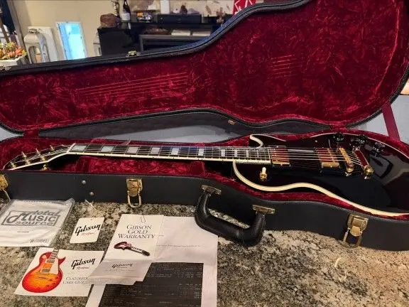 2006 Gibson Les Paul Custom Ebony Guitar
