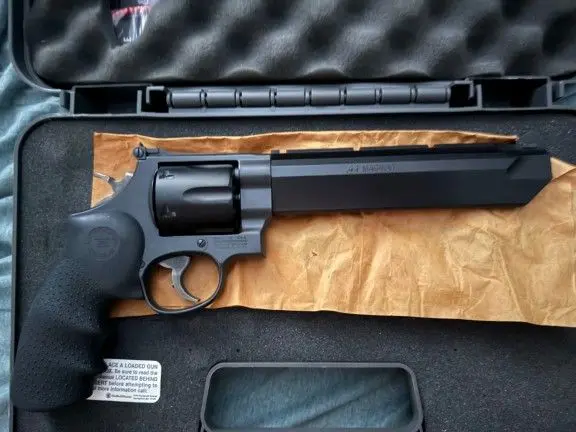 Smith & Wesson Performance Center 629 Stealth Hunter