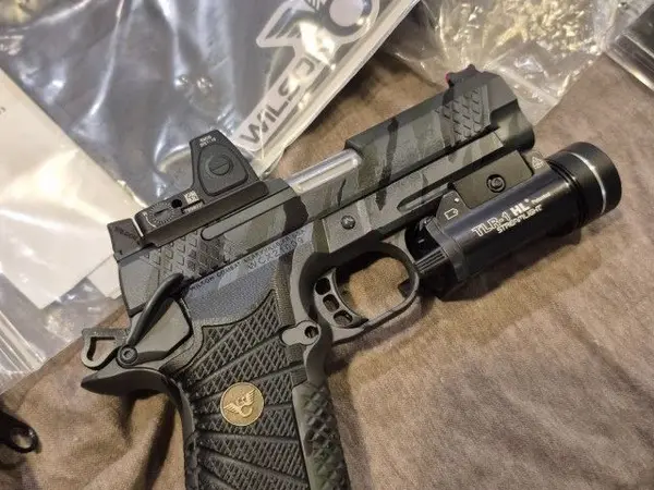 Custom Shop Wilson Combat EDC x9 loaded up