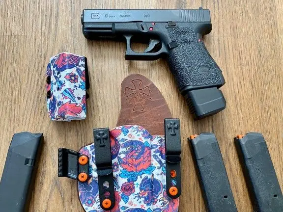 Glock 19 Gen 4 Tactical Package - (4) Mags, Milspin Extensions, CrossBreed IWB Holster