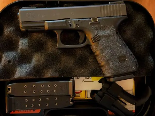 Glock 23 Gen 4 (.40 S&W) + 9mm Lone Wolf Conversion Barrel & Upgrades