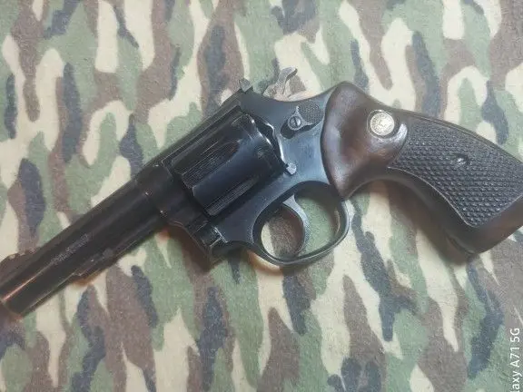 Taurus MDL 84 38SPCL with Duty Holster and speed loaders