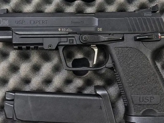 HK USP Expert 9 – Jet Funnel